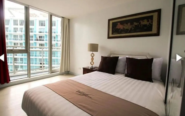 Azure Rio West Wave Pool 1 Bedroom near Airport