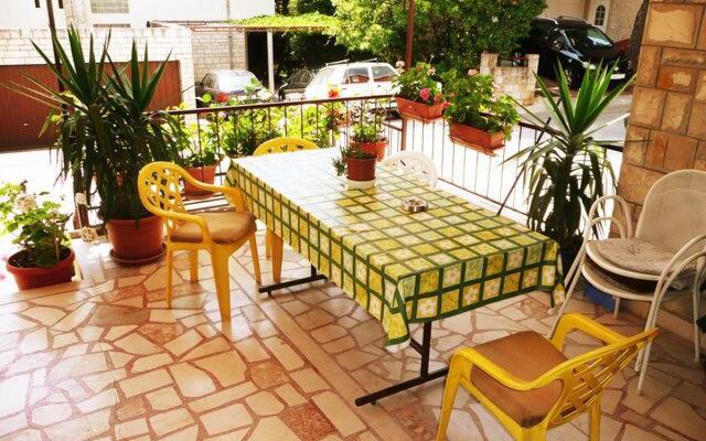Ivica - 100m from the beach - SA3(2) narancasti