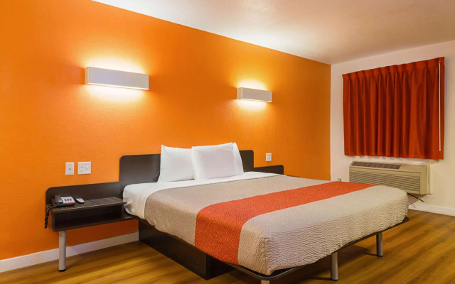 Motel 6 Garland, TX - Northeast Dallas