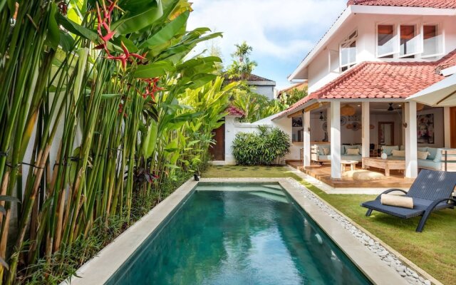Villa Umara Seminyak Sun, Sand & Style: 5-min Walk to Beach!