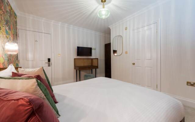 The Clarence Boutique Rooms