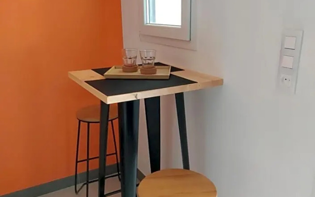 Le Mas Des Roches Jacuzzi Privatif (Adults Only)