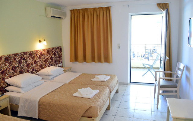 Alexandros Hotel
