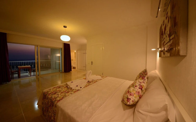 Villa Oscar by Akdenizvillam