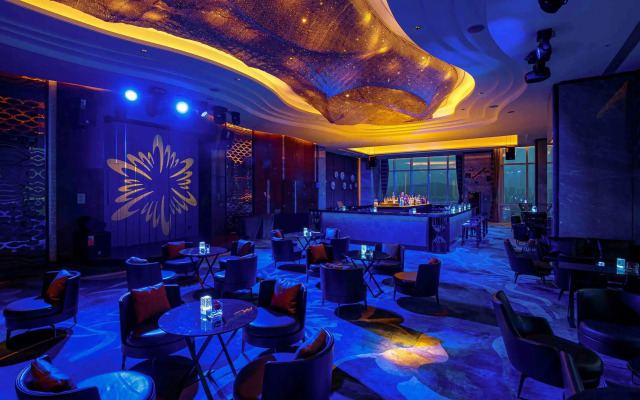 Pullman Yantai Center
