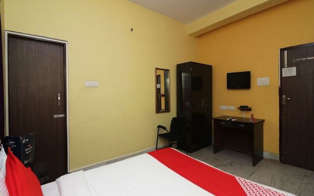 OYO 16356 Studio Lake View