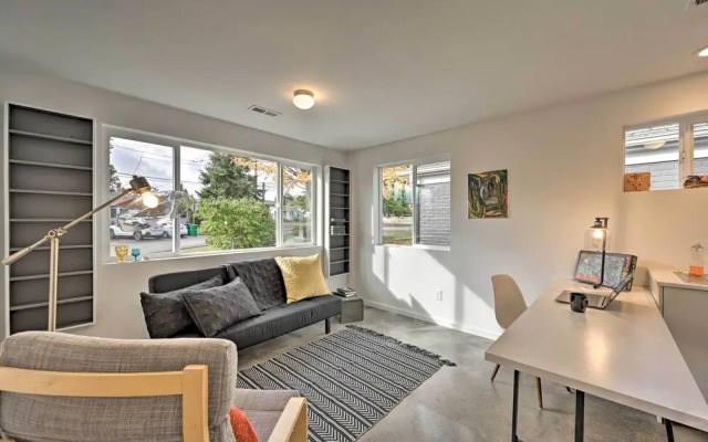 Bright Seattle Cottage w/ Private Backyard Access!