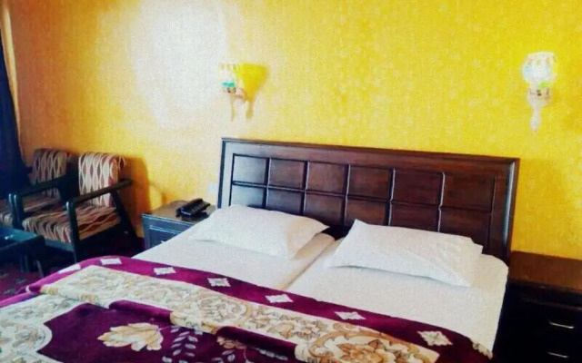 Goroomgo New Palace Dalhousie