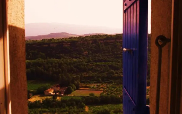 La Maison aux Volets Bleus