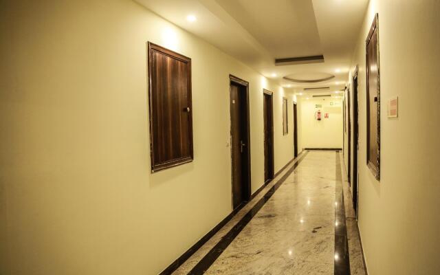 OYO 11340 Hotel Lakshmi Palace