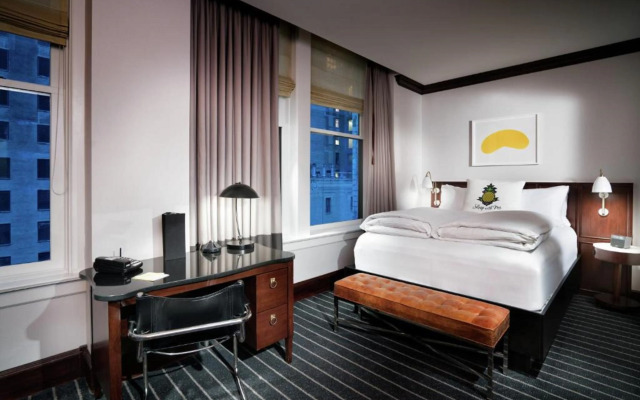 Staypineapple, An Iconic Hotel, The Loop