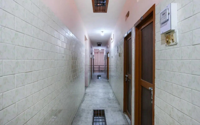 Spot On 701306 Annai Guest House