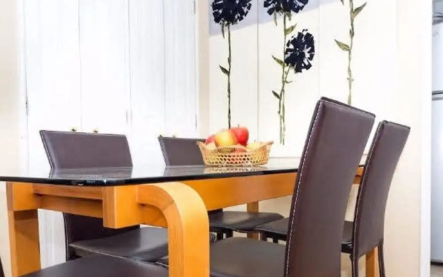 Carmencita St I Classic 1 Bedroom Apartment in El Golf