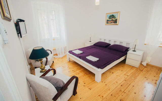 Apartments and Rooms Ille