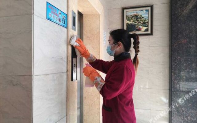 Yichun Star Master Hotel