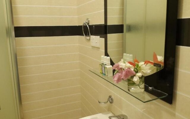 Peacock Vista - Polonnaruwa