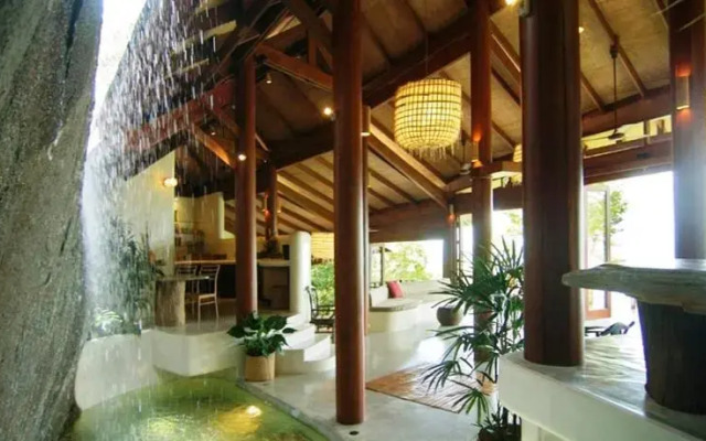 Villa Waterfall