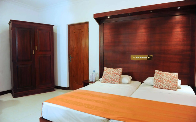 Golden Star Beach Hotel