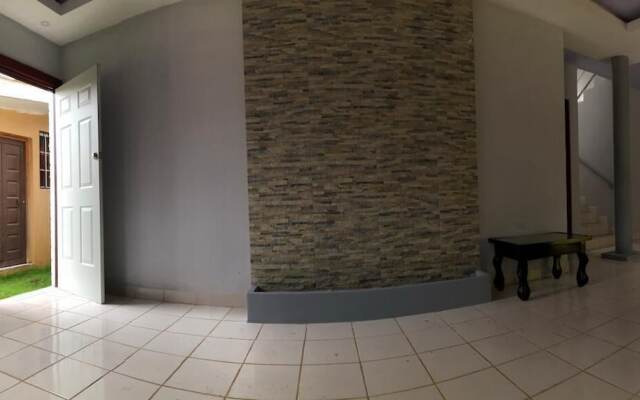 Friendly 4-bed House in Managua