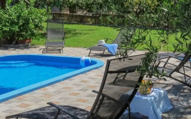 Alluring Holiday Home in Pakoštane With Swimming Pool