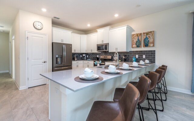 1670 Moonvalley Drive