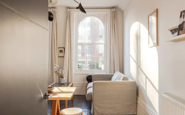 Stylish 1 Bedroom With a Private Garden