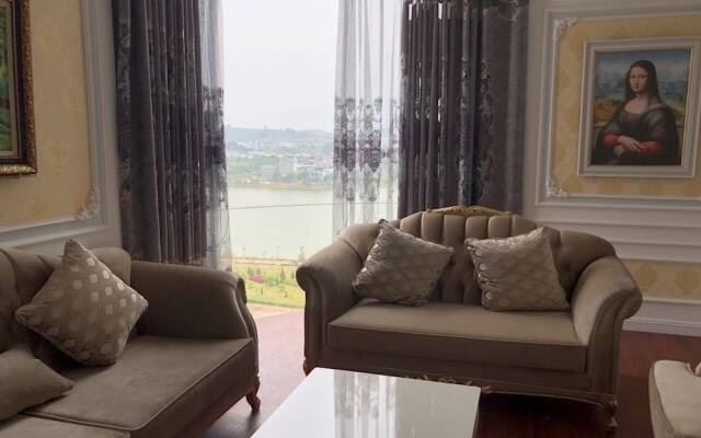 Hoang Nham Luxury Hotel