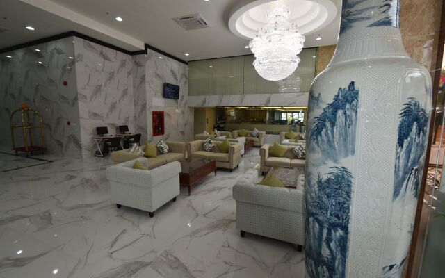 Golden Jomtien Beach Hotel