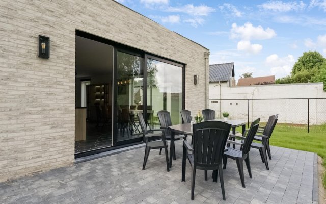 Modern Holiday Home in Ronse With Garden