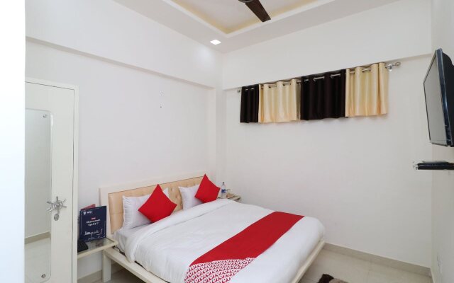 Hotel Golden Leaf By OYO Rooms