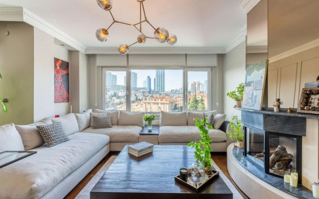 House With Balcony and City View in Besiktas