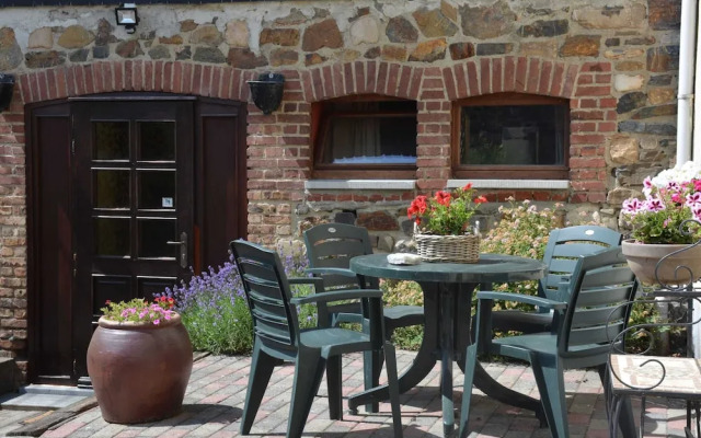 Comfortable Apartment With Terrace