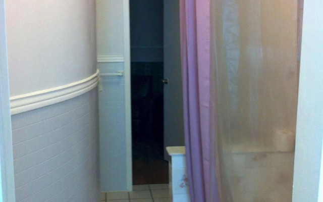 Pring Guesthouse - Hostel