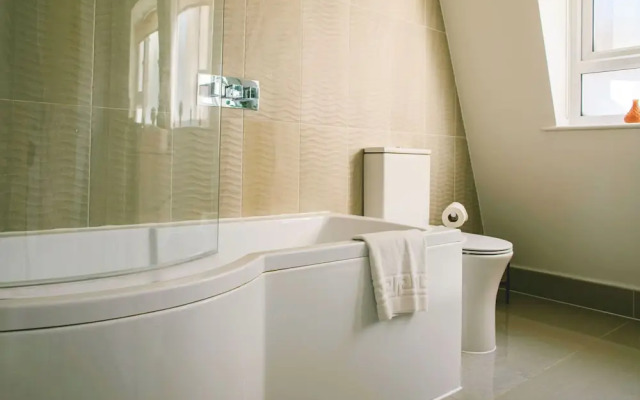 Spacious 3 Bedroom Apartment in South Kensington near Museums