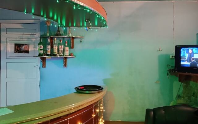 Cocktail Hotel