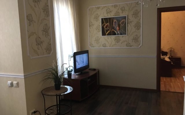 Apartments B. Sampsonievsky 4-6