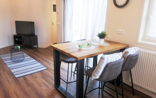 DWC00 - New romantic studio with large terrace