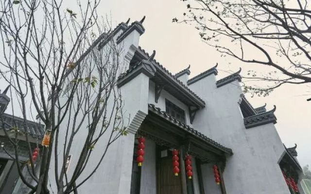 Savile Taoyuan Mountain Residence Hotel (Wugongshan Visitor Center)