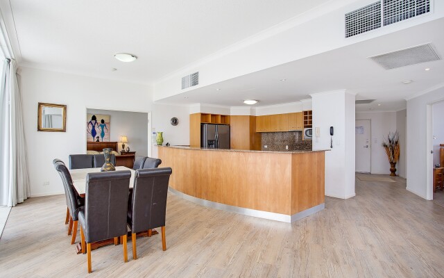 Kirra Beach Apartments