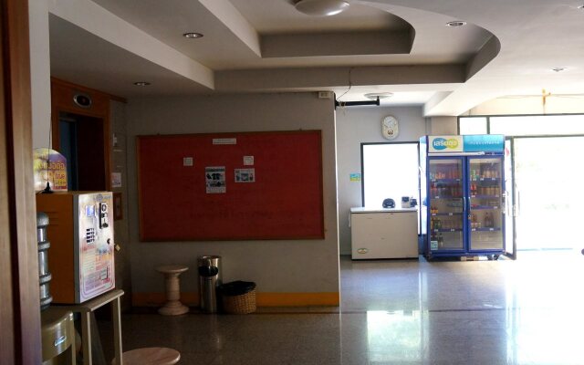 Fueang Fha Palace Hotel