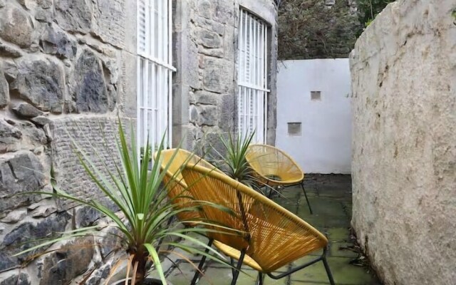 JOIVY Vibrant City Centre 2-bed Apt.