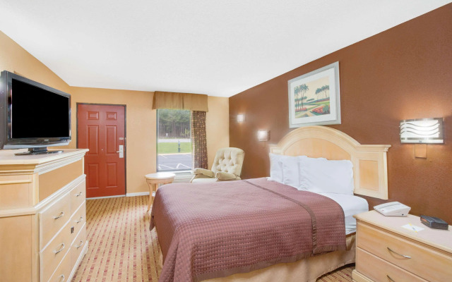 Columbus Inn and Suites