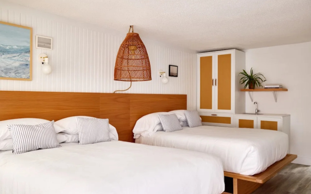 Parker Beach Lodge