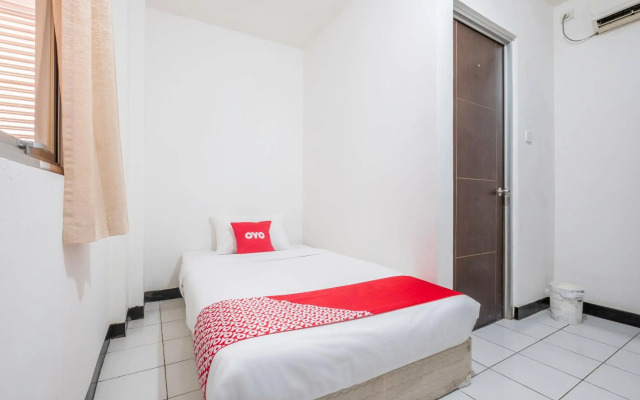 Super OYO 1568 Stasiun Ka Cirebon Guest House