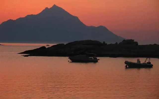 The Diamond of Kriaritsi private pools