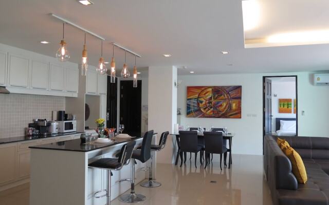 6-18 - Penthouse 3 Bedrooms Walking To Patong Beach