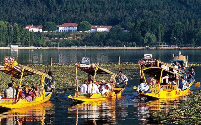 New Alexandra Houseboats