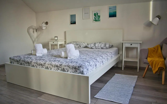 Apartments and Rooms B&B