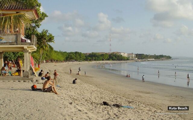 ZEN Rooms Kuta Angel Beach