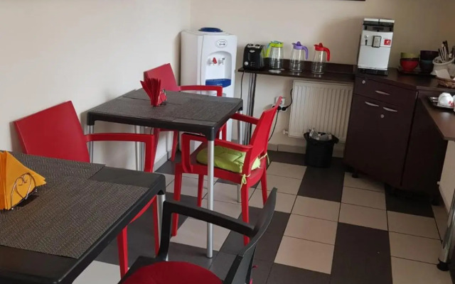 Tranzzit Hotel